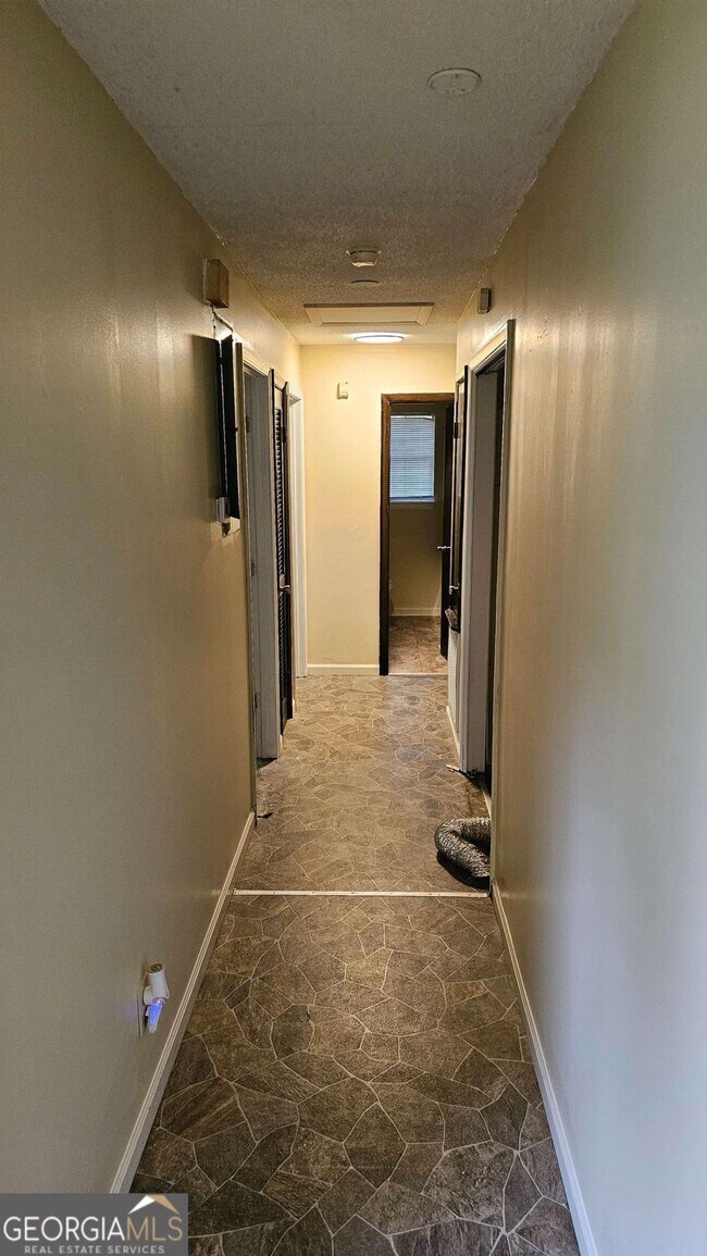 Building Photo - 412 Vienna Cir