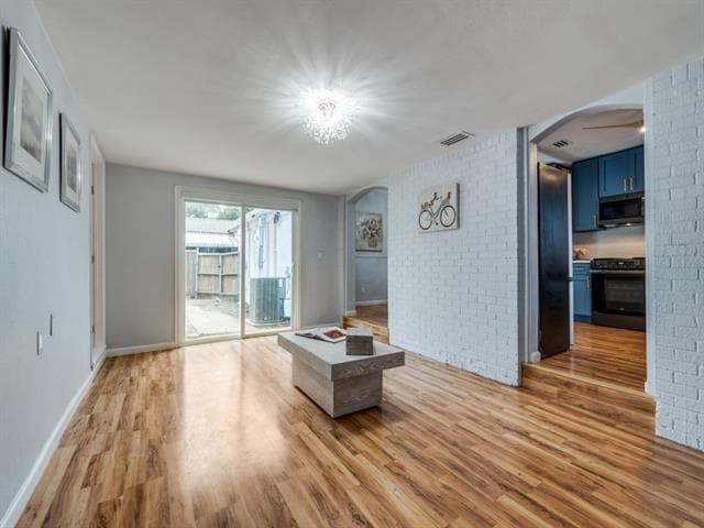 Building Photo - 5739 Ellsworth Ave