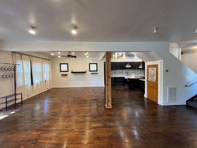 Building Photo - 217 Nw 22. 3 bed. 2 bath, 1 car garage w/ ...
