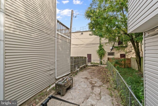 Building Photo - 1133 Washington Blvd