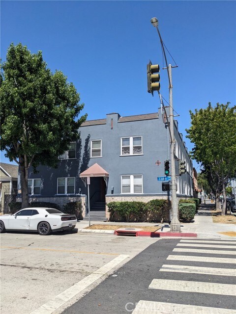 Building Photo - 406 Linden Ave