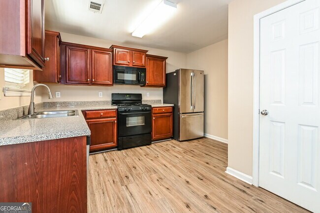 Building Photo - 347 Hidden Creek Ln
