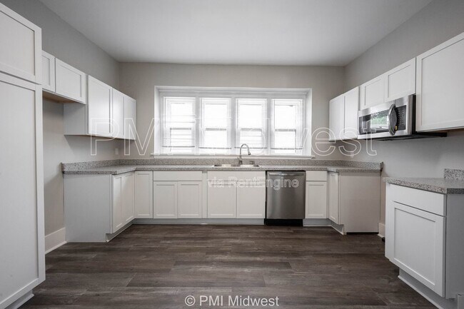 Building Photo - 538 W 29th St