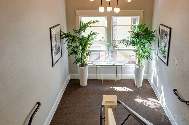 Building Photo - The Anderson - Live in the heart of Hillcrest