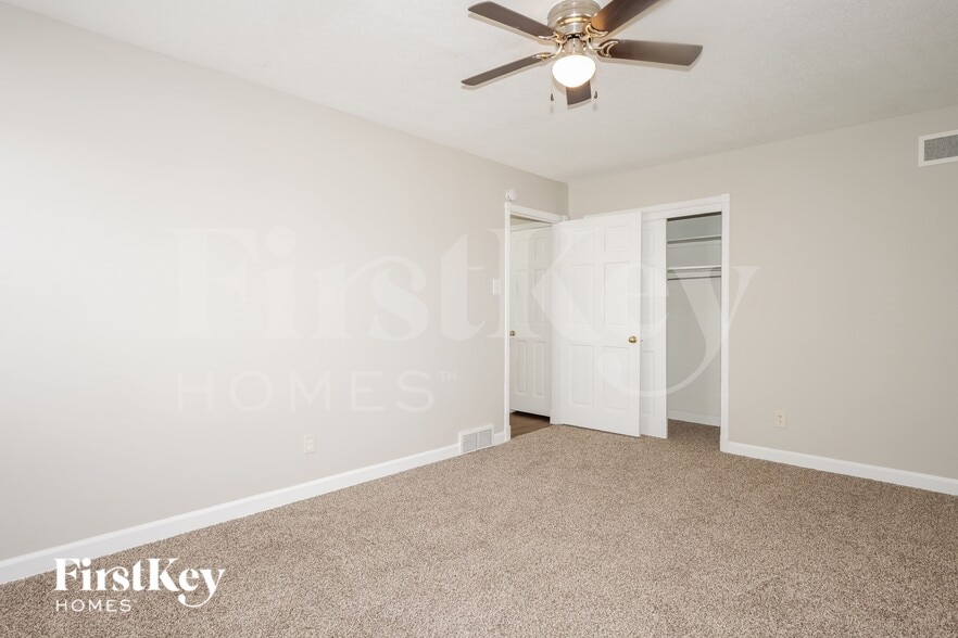 Building Photo - 2077 Oakvalley Rd