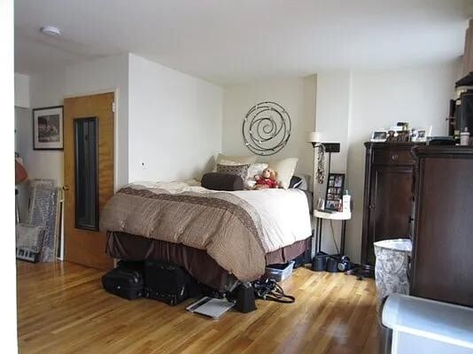 Building Photo - 144 W 23 St