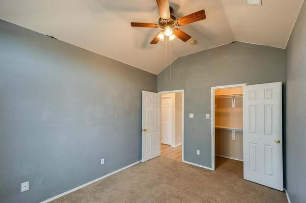 Building Photo - 706 Lakeview Dr