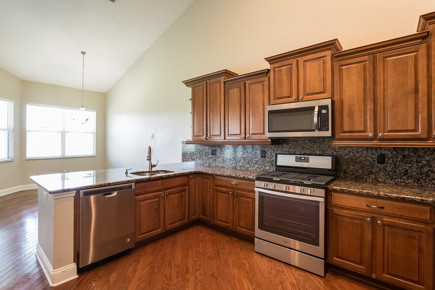 Building Photo - 9009 Riverview Dr