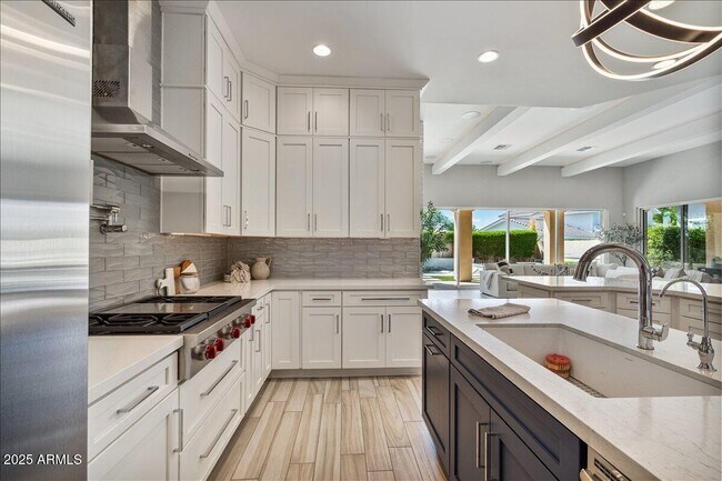 Building Photo - 5543 E Beryl Ave