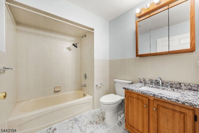 Building Photo - 230 Vasser Dr
