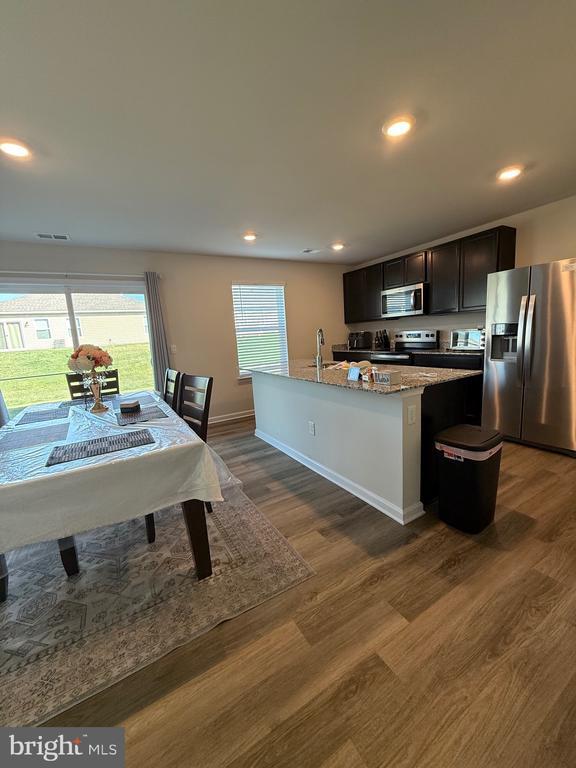 Building Photo - 115 Grasmere St