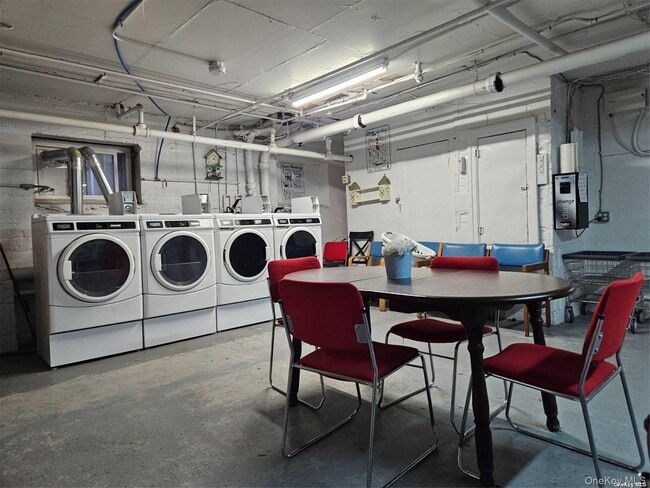 Building Photo - 30 Shipherd Ave