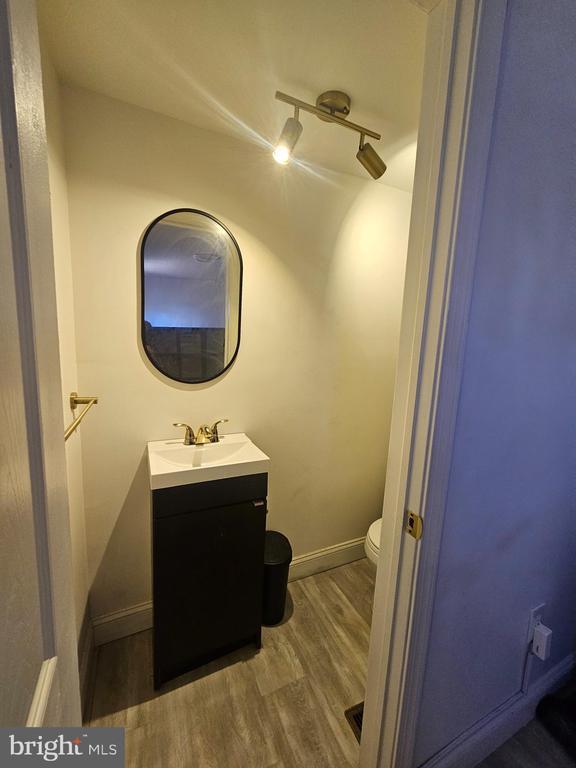 Building Photo - 150 E Pleasant St