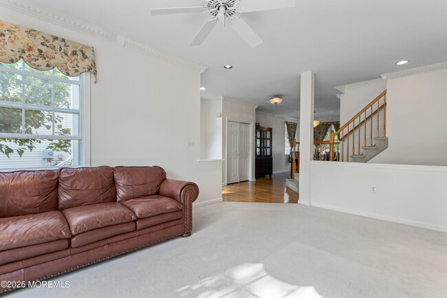 Building Photo - 5 Mulberry Ln