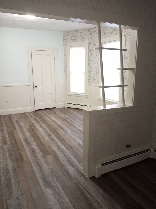 Building Photo - 105 Illsley St