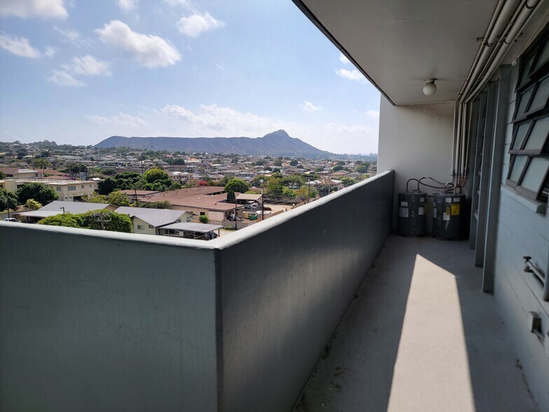 Building Photo - 3175 Waialae Ave