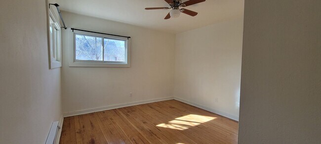 Building Photo - 3 bedroom 2 bath home