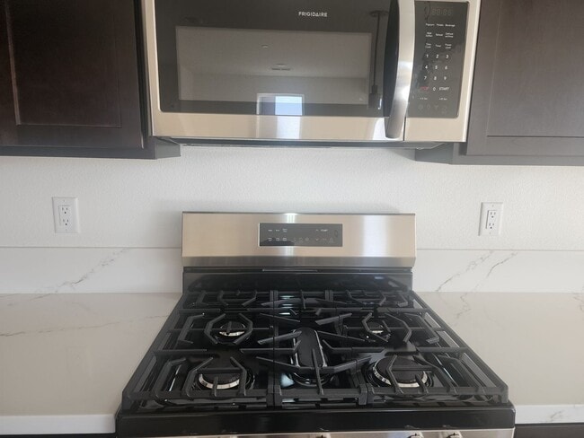 Building Photo - Brand New Townhome in South Carson City