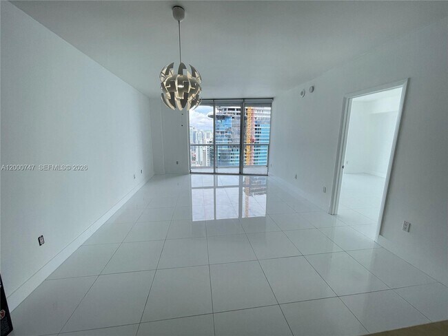 Building Photo - 475 Brickell Ave