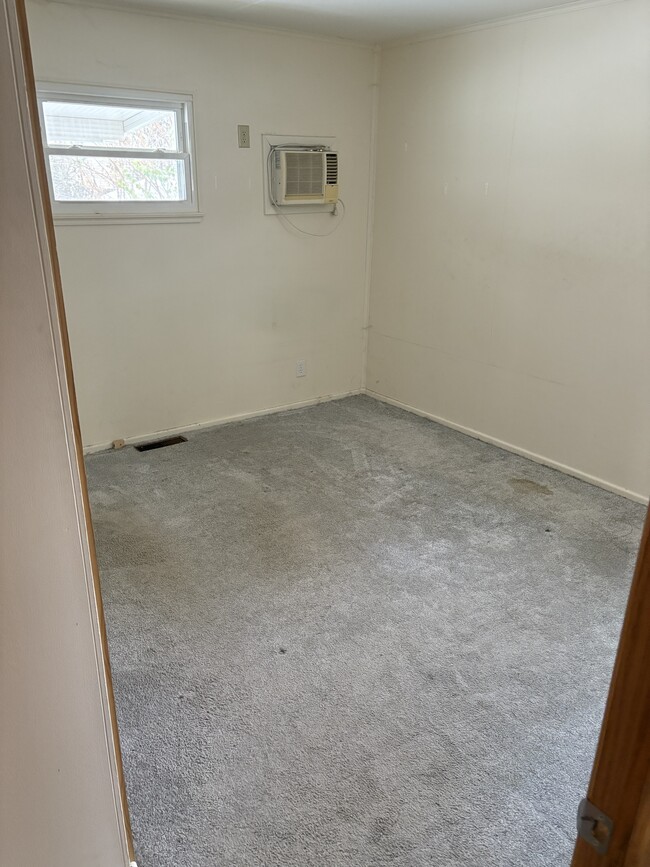 Building Photo - 2827 Acosta St