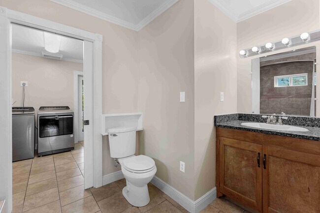 Building Photo - 7211 Bay Crest Rd