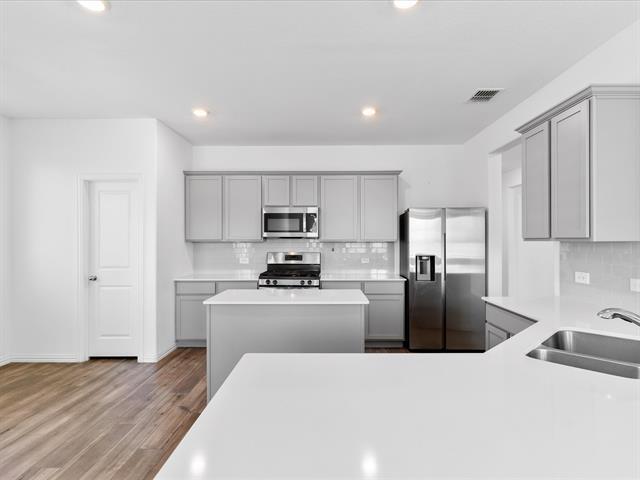 Building Photo - 2525 Starwater Dr