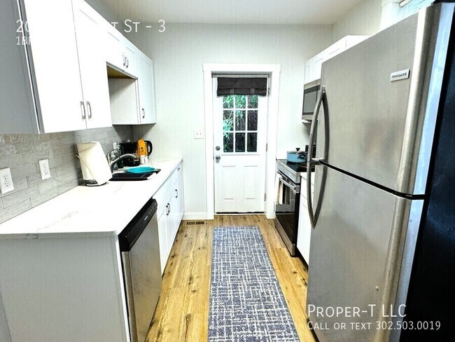 Building Photo - 207 S Dupont St