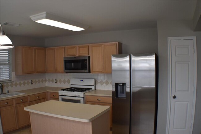 Building Photo - 21014 White Shore Ln