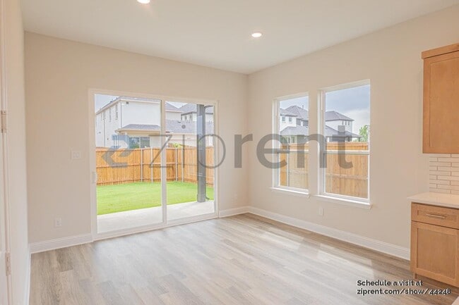 Building Photo - 2970 Eleanor Dr