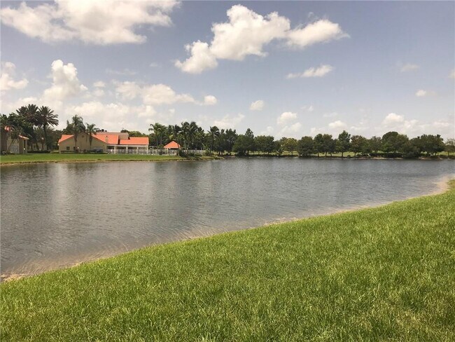 Building Photo - 12400 Vista Isles Dr