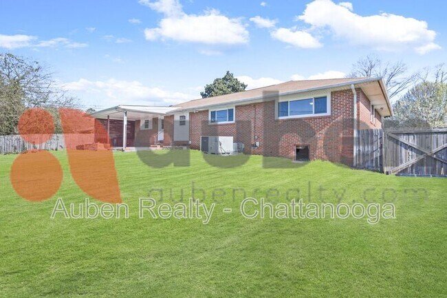 Building Photo - 4430 Lilac Ln