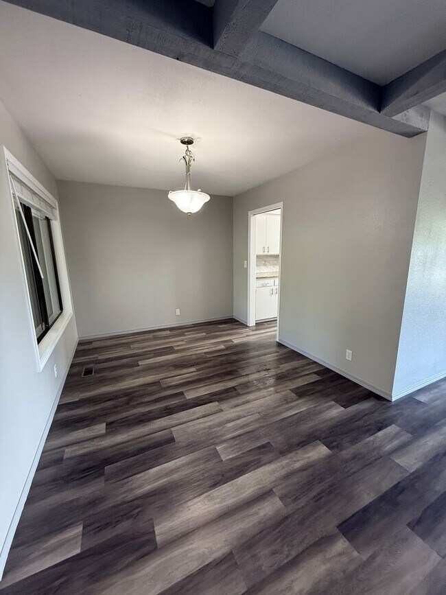 Building Photo - 3956 Orchard Heights Rd NW