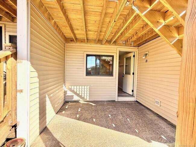 Building Photo - 290 Brittany Farms Rd