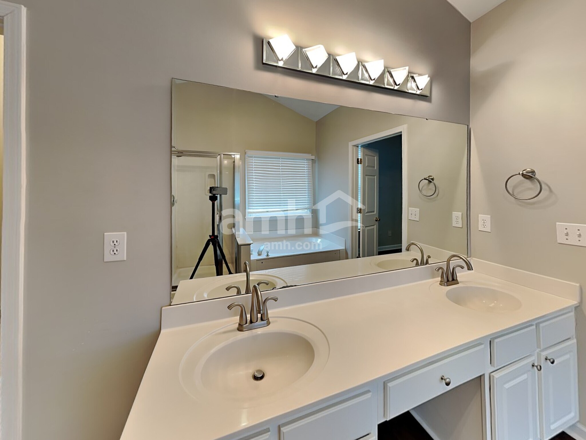 Building Photo - 3629 Arklow Rd