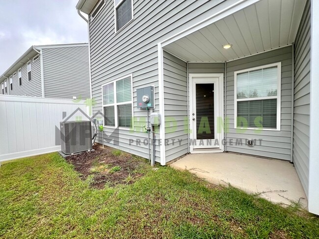 Building Photo - 1221C Champions Rest