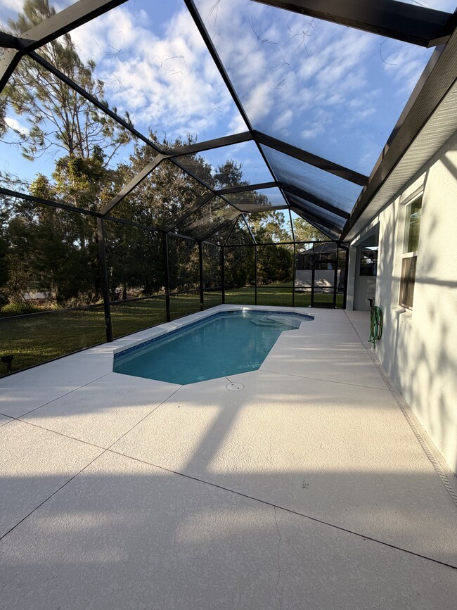 Building Photo - 4325 Renwick Dr