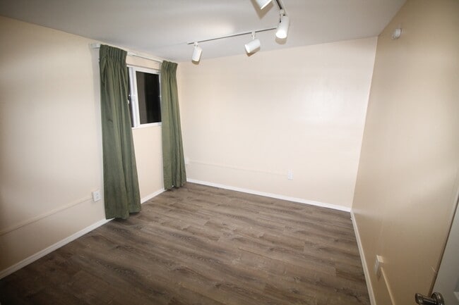 Building Photo - 7932 E Rosewood St