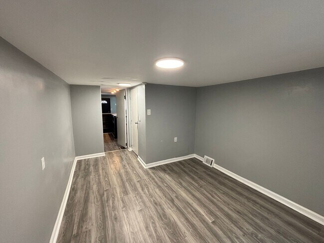 Building Photo - 3 bedroom 1.5 bathroom for rent in Arlington