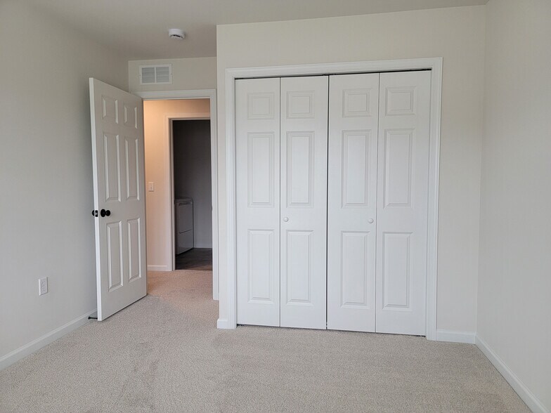 Building Photo - 87 Beech Tree Ct