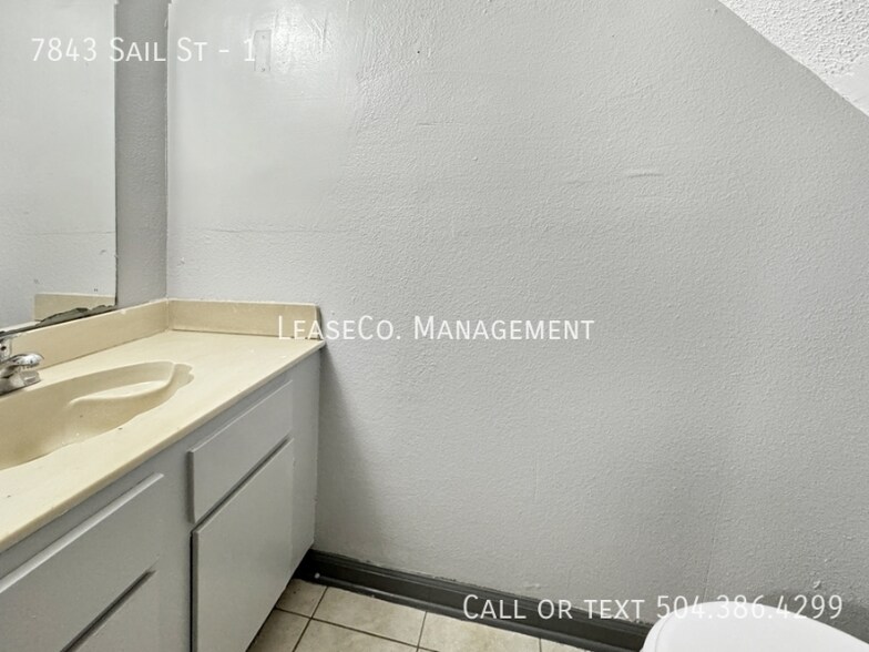 Building Photo - 7843 Sail St