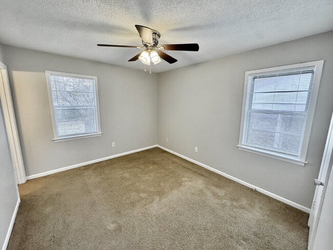 Building Photo - 6368 Leamont Dr