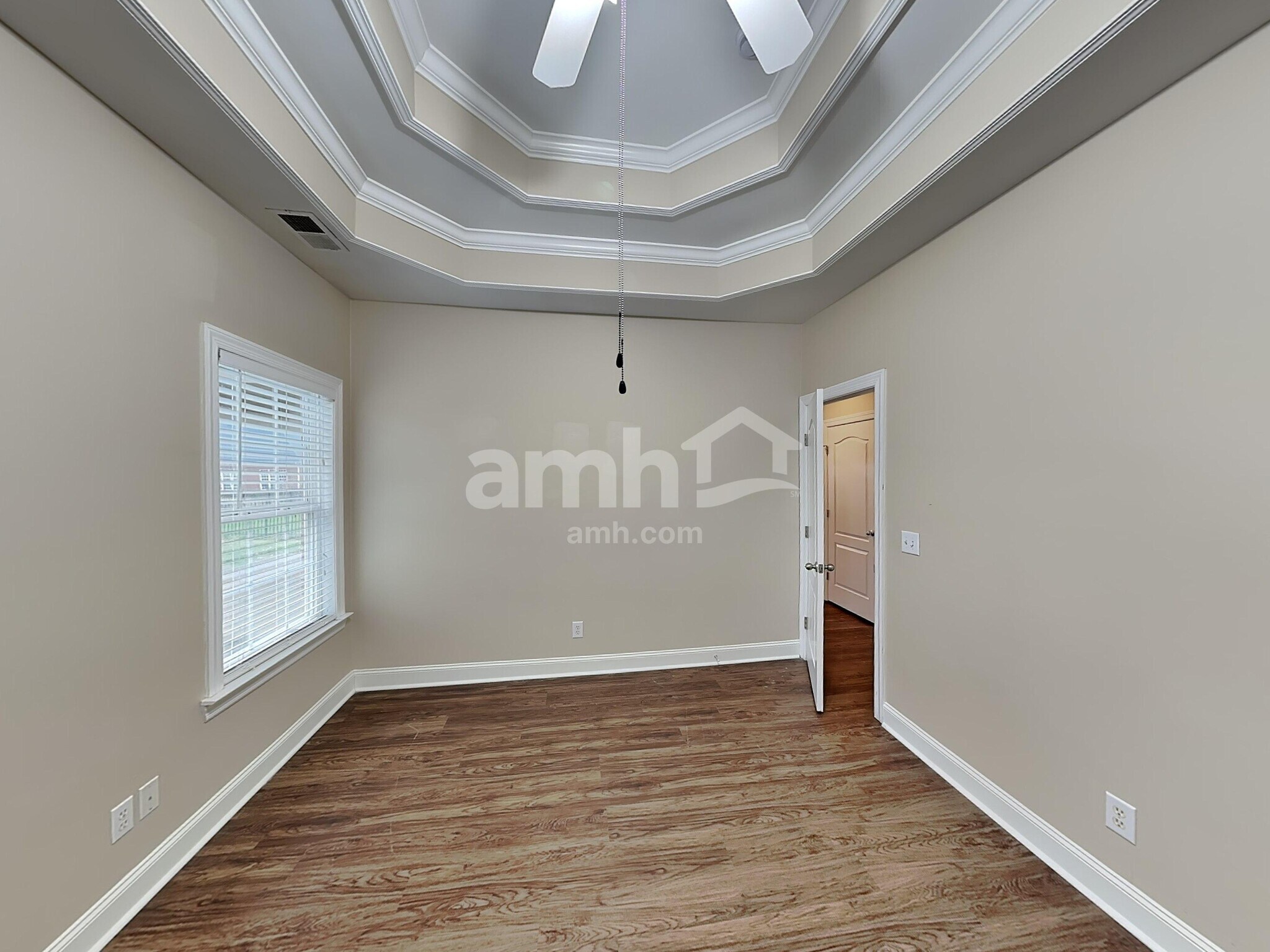 Building Photo - 4013 Lilac Ln