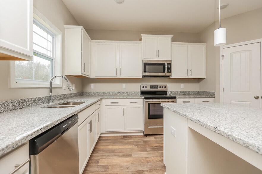 Building Photo - 1156 Black Oak Cir