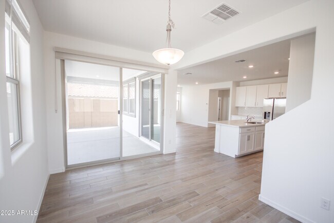 Building Photo - 21326 W Roanoke Ave