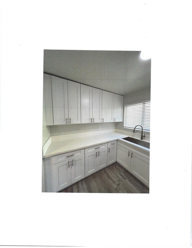 Building Photo - 1472 S Wooster St