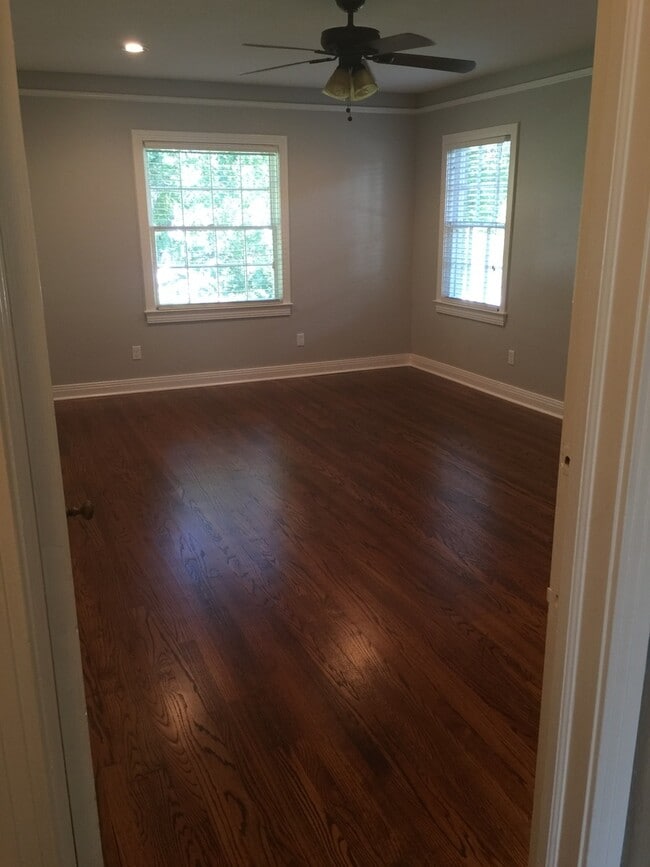 Building Photo - 2556 Boyd Ave