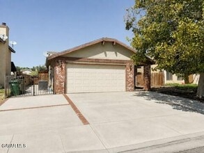 Building Photo - 2533 Topaz Ln