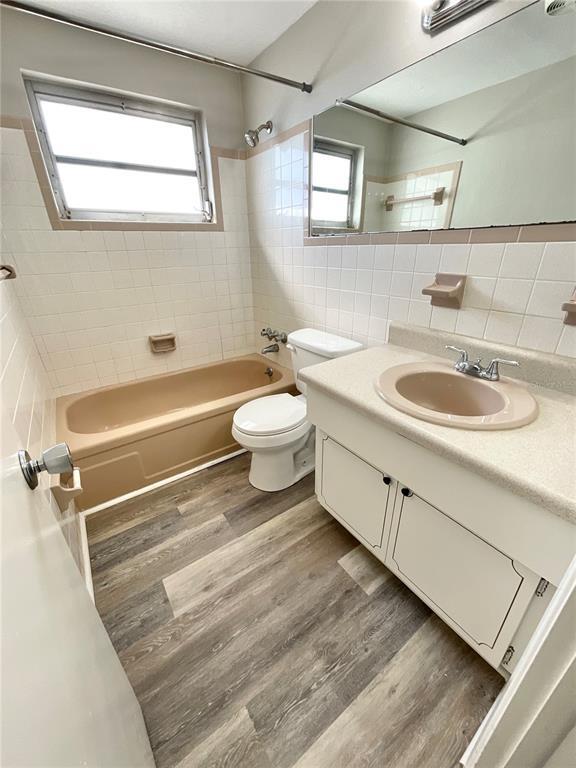 Building Photo - 1541 Alert St