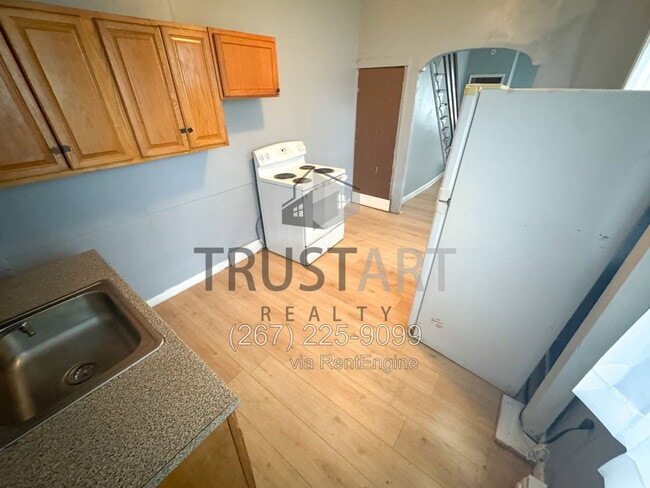 Building Photo - 3110 Custer St