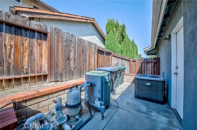 Building Photo - 2713 Deerpark Dr
